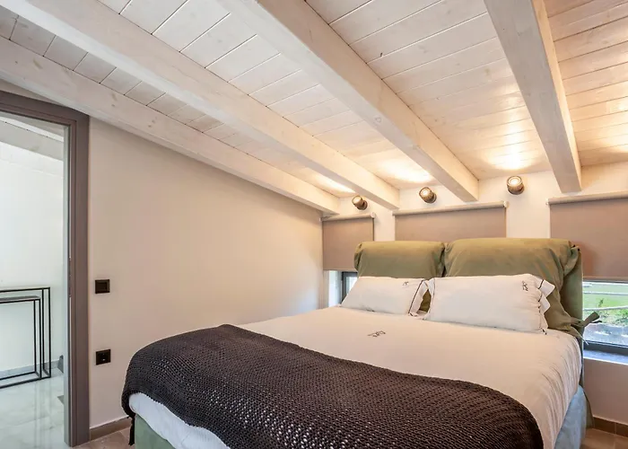 Eternity Blue Exclusive * Chaniotis